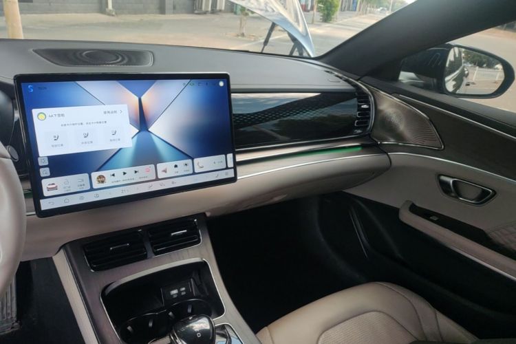 BYD Han 2024 car image #13