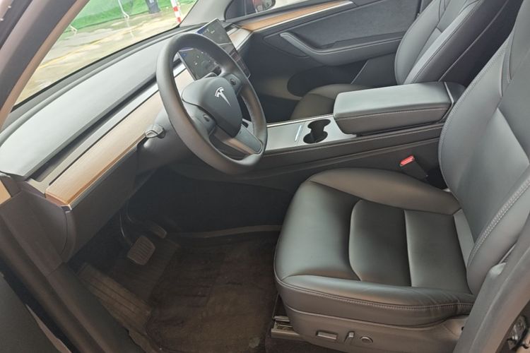 Tesla Model Y 2021 #15 Tesla Model Y 2021 car image #15