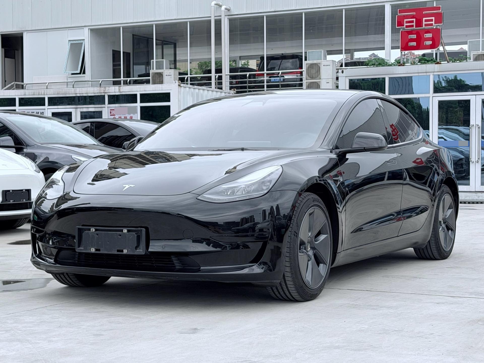 Tesla Model 3 2021 car image 