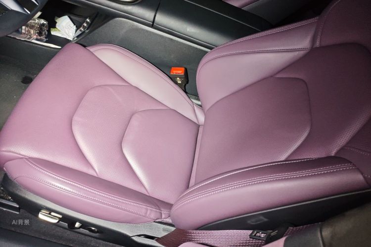 MI SU7 2025 immagine di auto #17