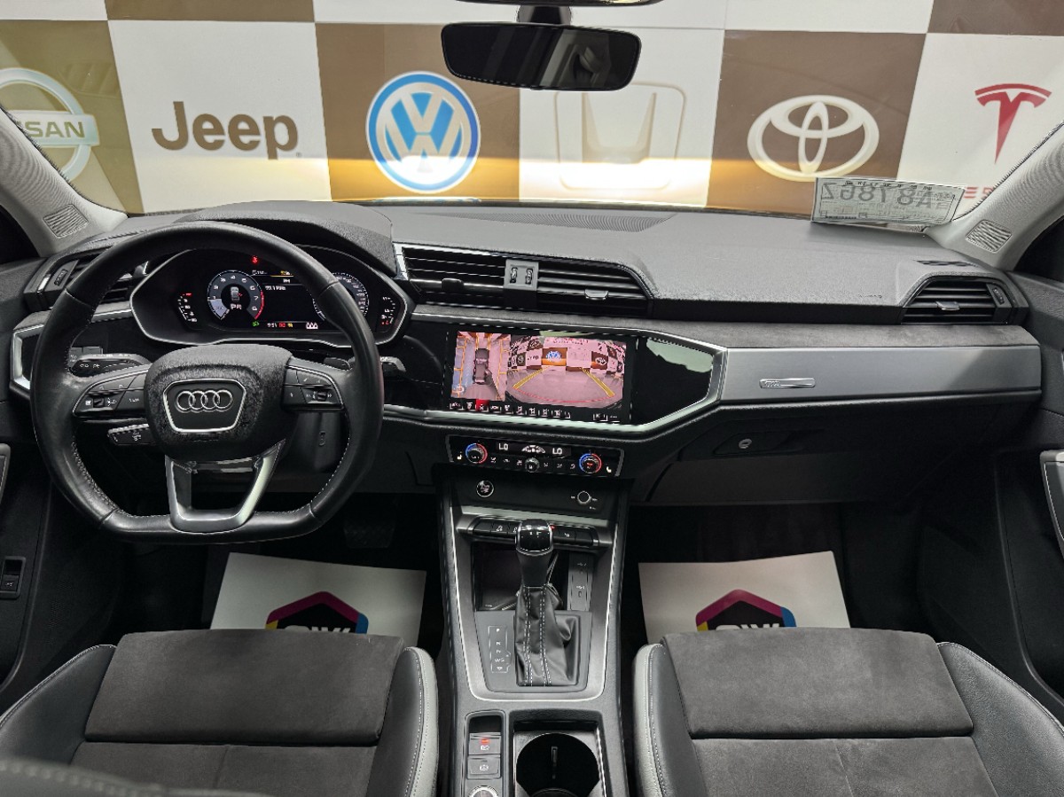 Audi Q3 2021 car image #10