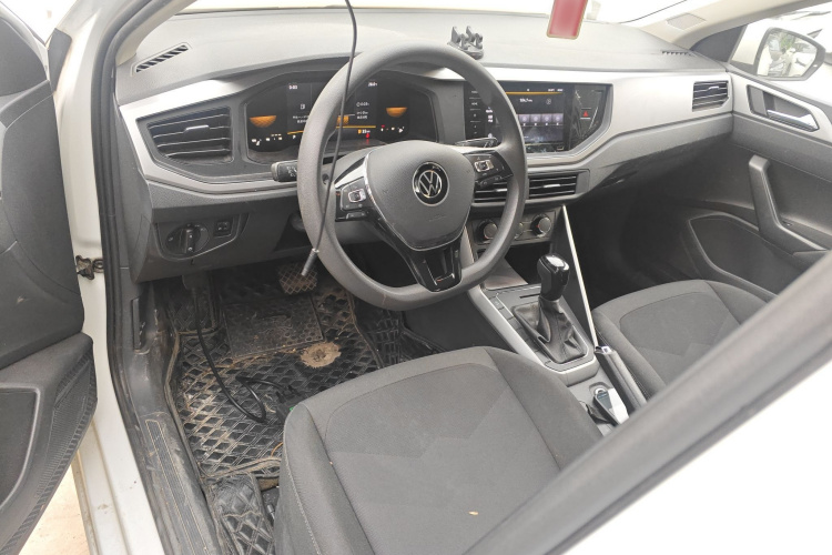 Volkswagen Polo 2023 car image #10