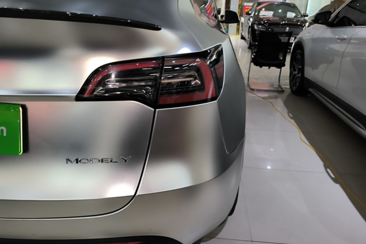 Tesla Model Y 2021 #8 Tesla Model Y 2021 car image #8