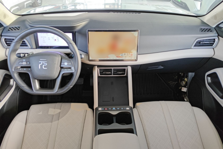 BYD YuanUP 2025 #10 BYD YuanUP 2025 car image #10