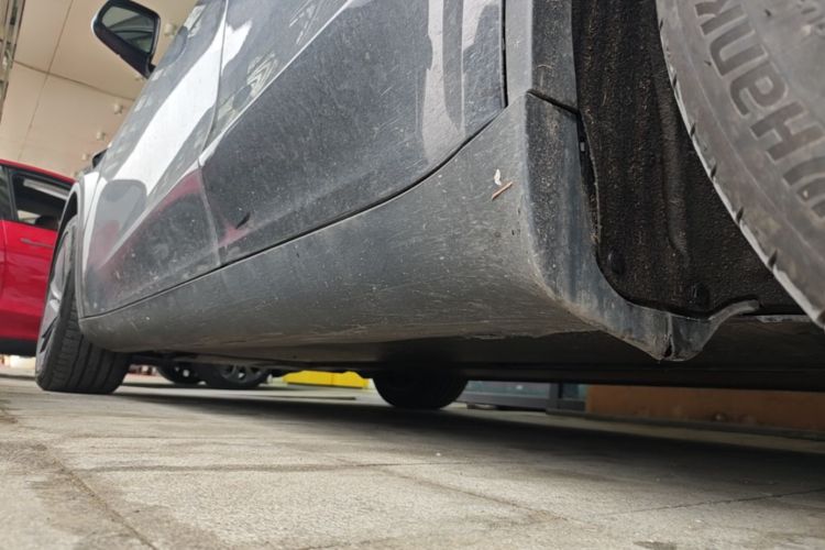 Tesla Model Y 2025 car image #27