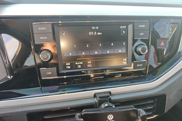 Volkswagen Polo 2021 car image #13