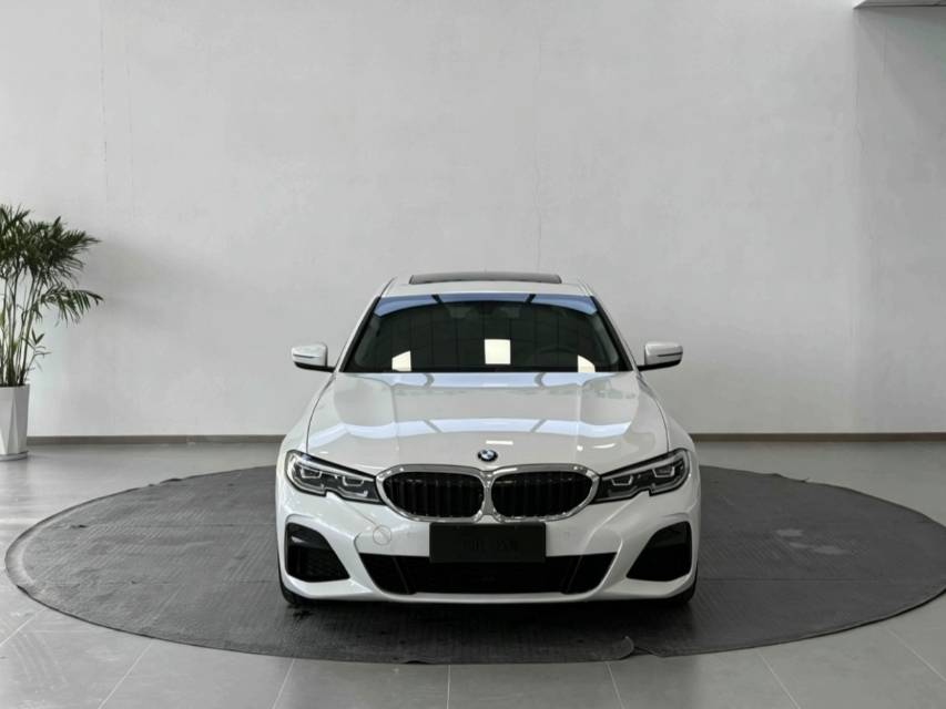 BMW 3 Series 2022 car image #2