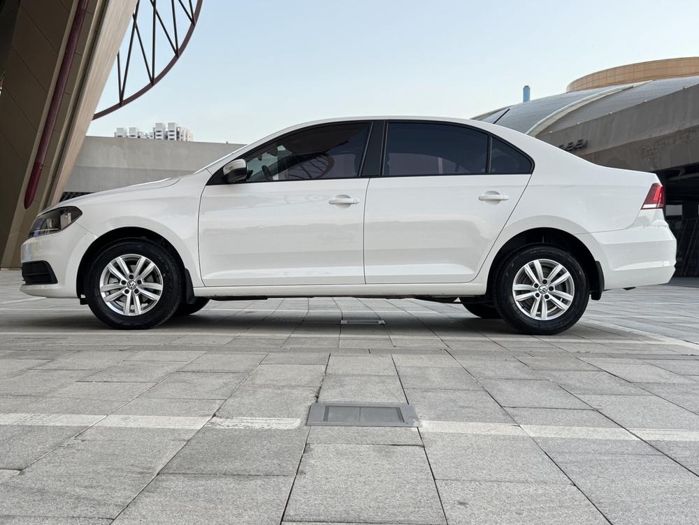 Volkswagen Santana 2022 car image #4