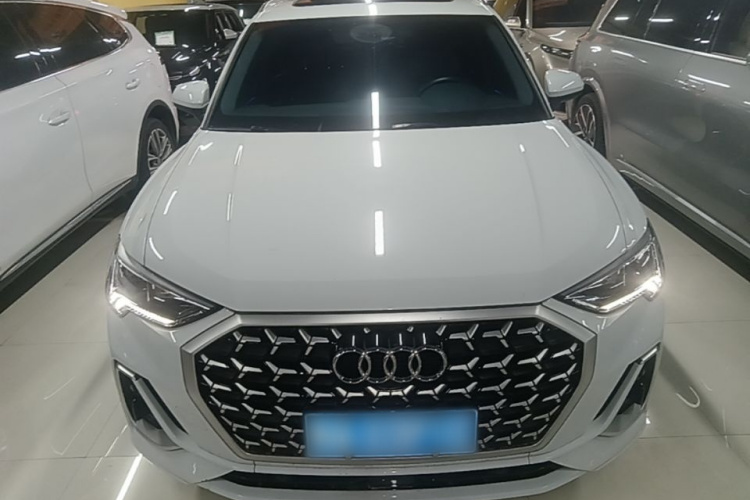 Audi Q3 2024 #3 Audi Q3 2024 car image #3