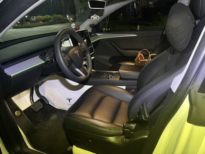 Tesla Model Y 2024 #3 Tesla Model Y 2024 car image #3