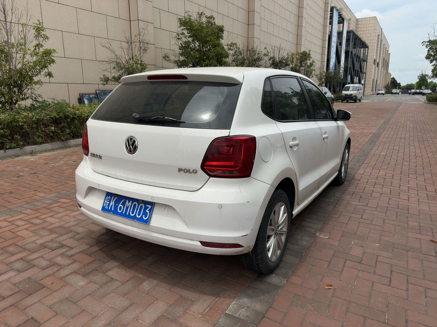 Volkswagen Polo 2015 car image #4