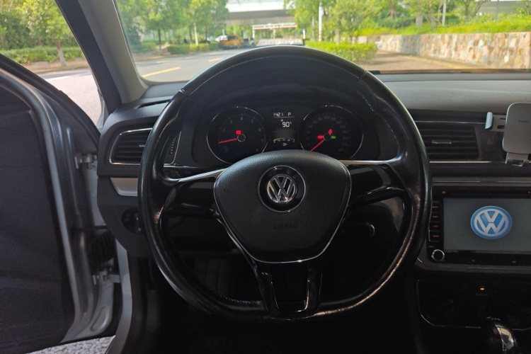 Volkswagen Lavida 2015 car image #15