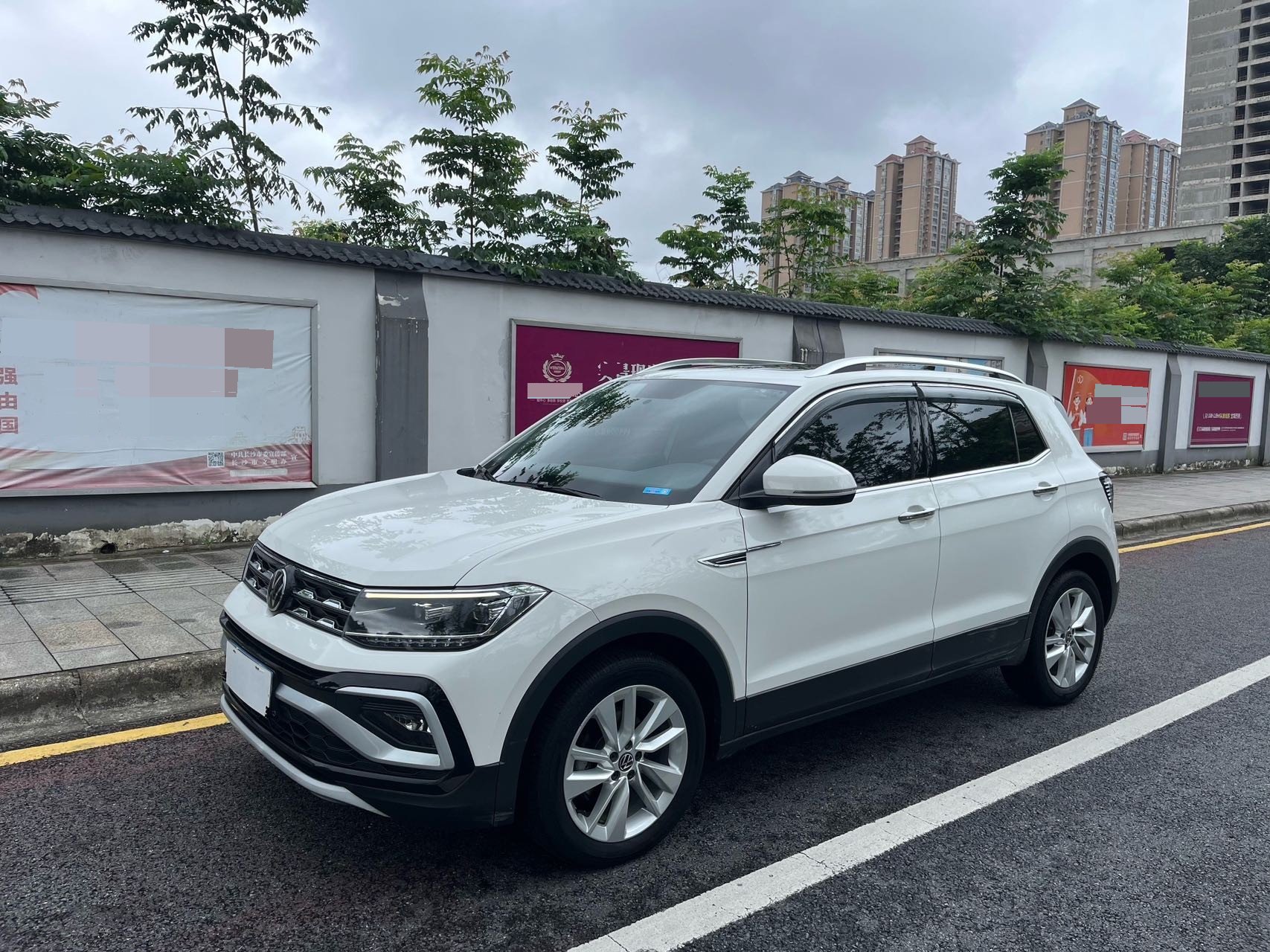 Volkswagen T-Cross 2021 car image 