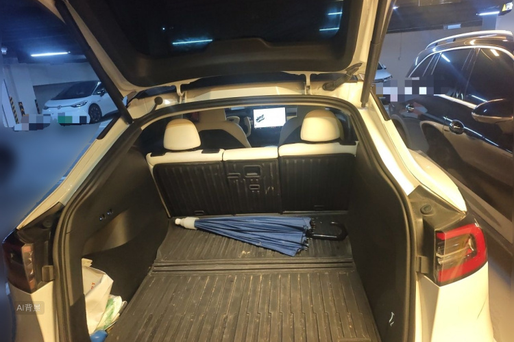 Tesla Model Y 2023 car image #21