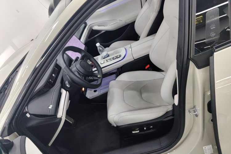MI SU7 2024 car image #19