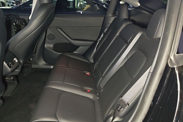 Tesla Model Y 2021 #13 Tesla Model Y 2021 car image #13