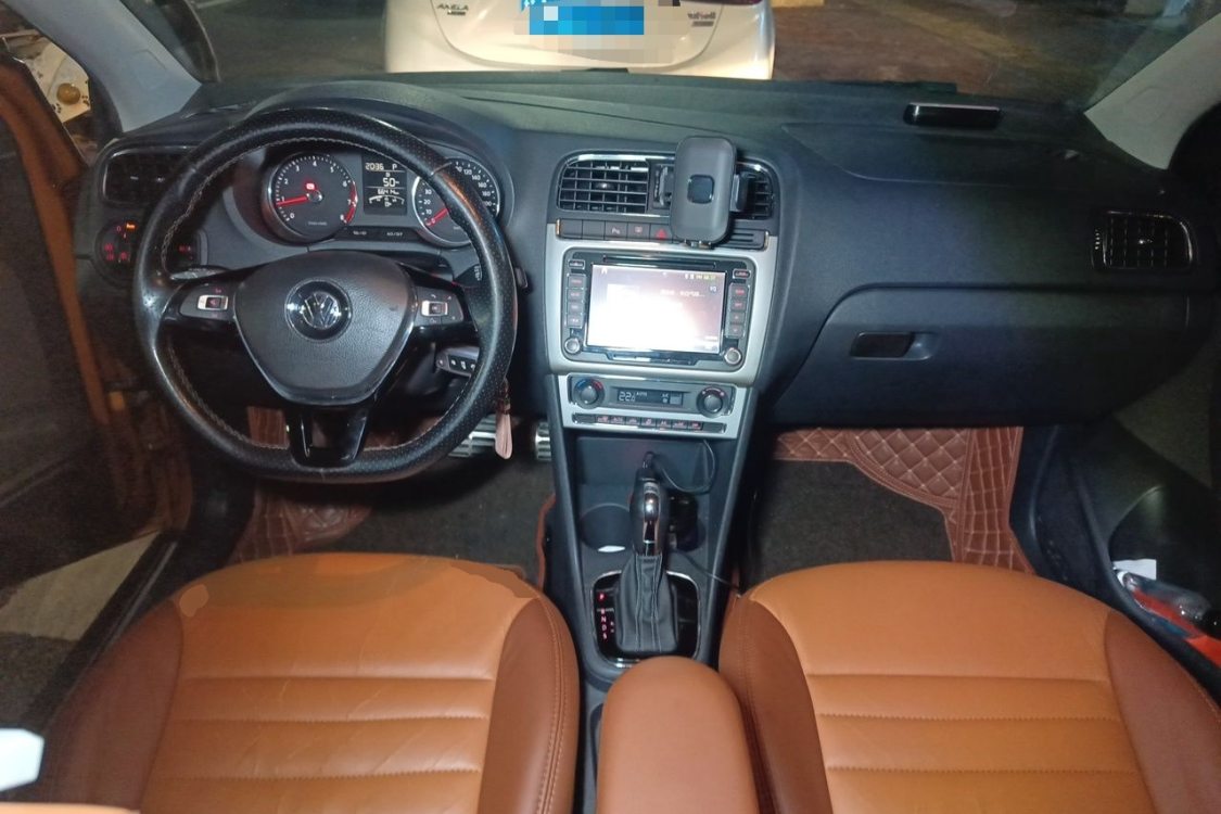 Volkswagen Polo 2014 car image #21