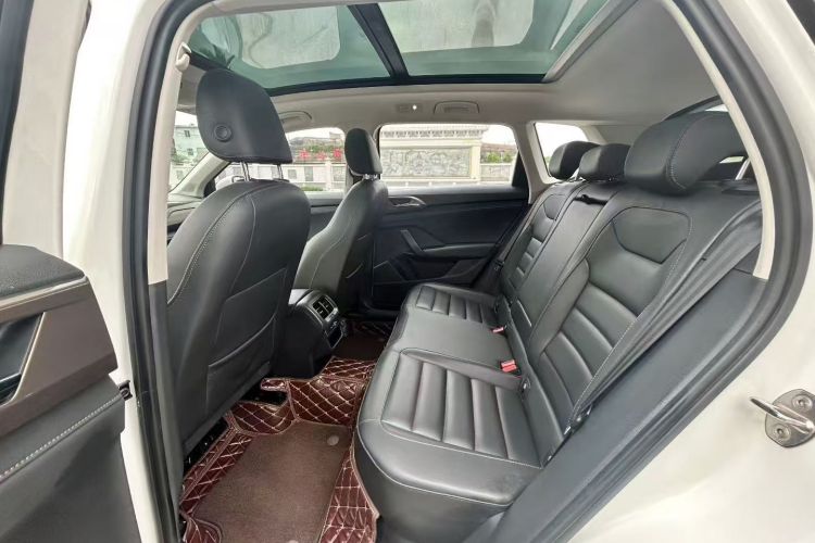 Volkswagen Tharu 2020 car image #17