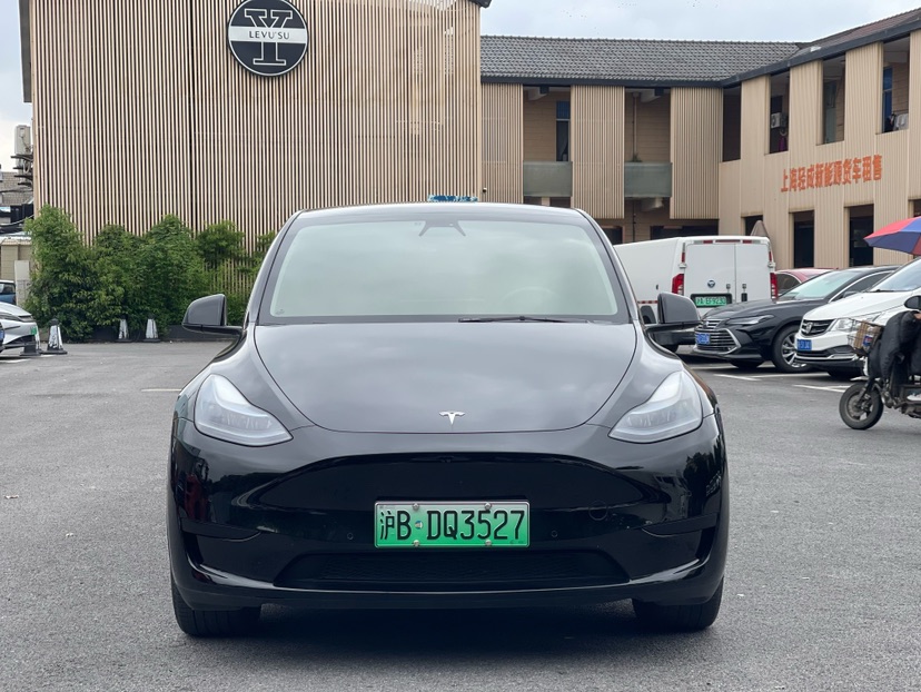 Tesla Model Y 2023 #2 Tesla Model Y 2023 car image #2