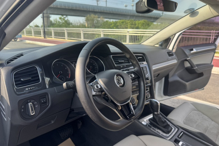 Volkswagen Golf 2017 imagen de coche #20