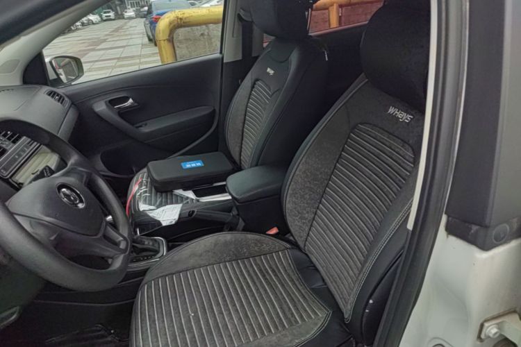 Volkswagen Polo 2018 car image #15