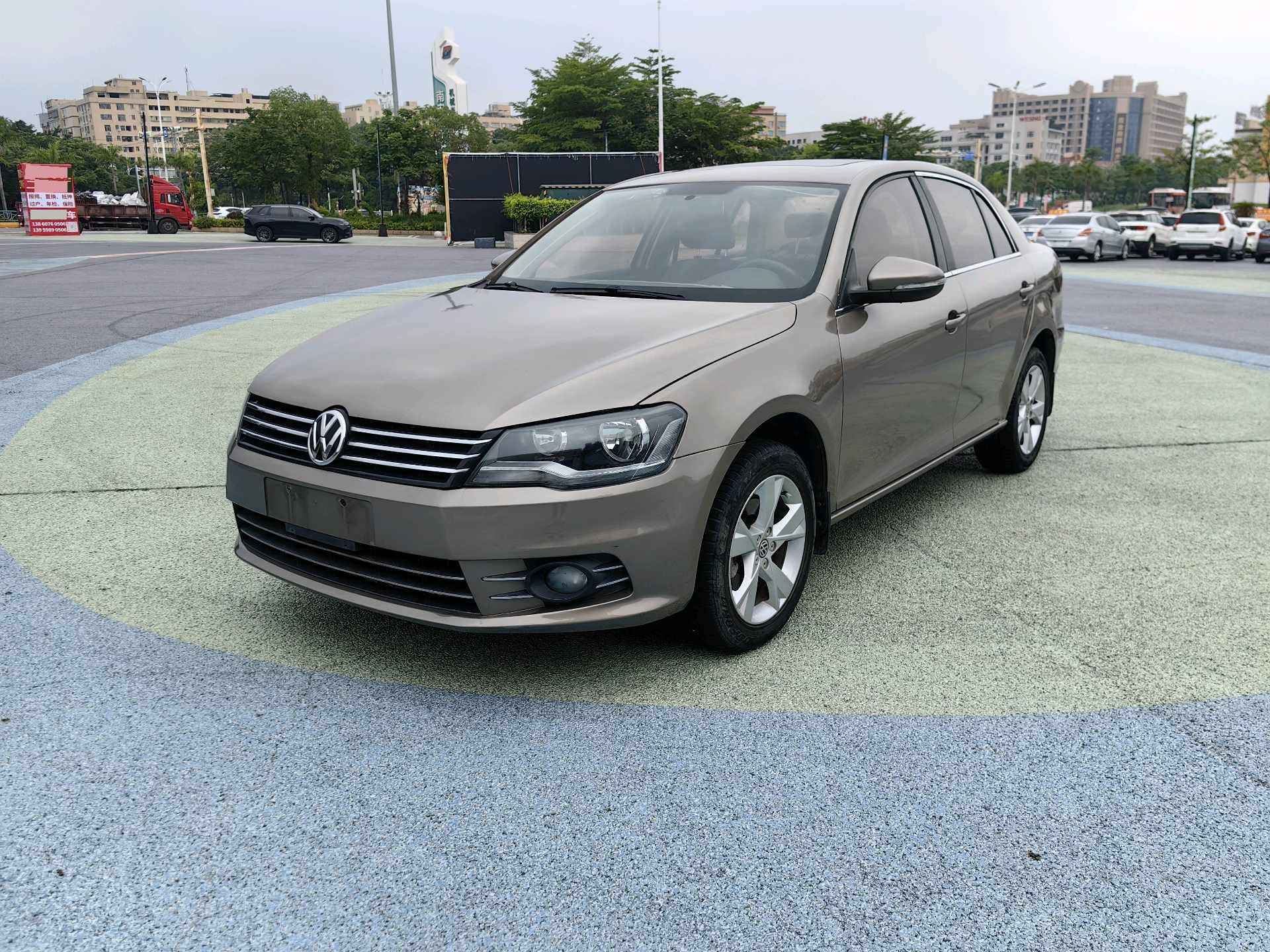 Volkswagen Bora 2014 car image 