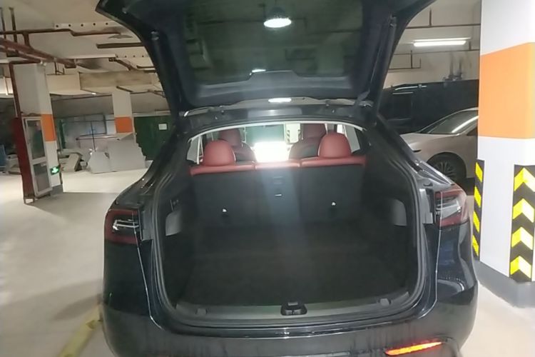 Tesla Model Y 2024 #19 Tesla Model Y 2024 car image #19