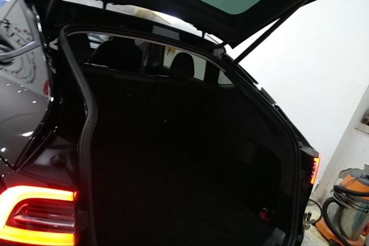 Tesla Model Y 2024 car image #21