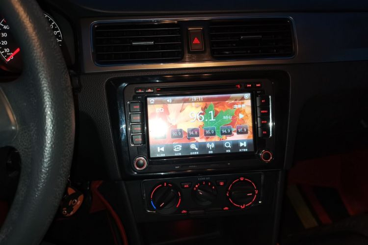 Volkswagen Santana 2016 صورة سيارة #13