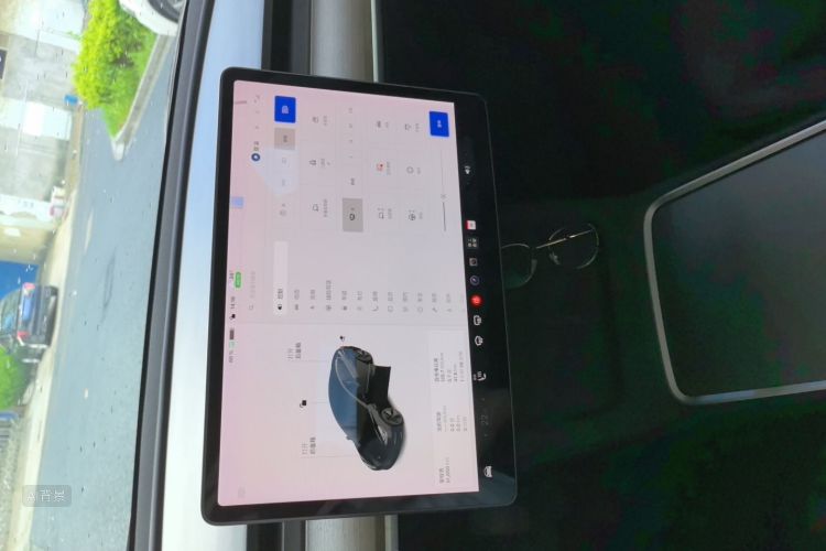 Tesla Model 3 2021 car image #15