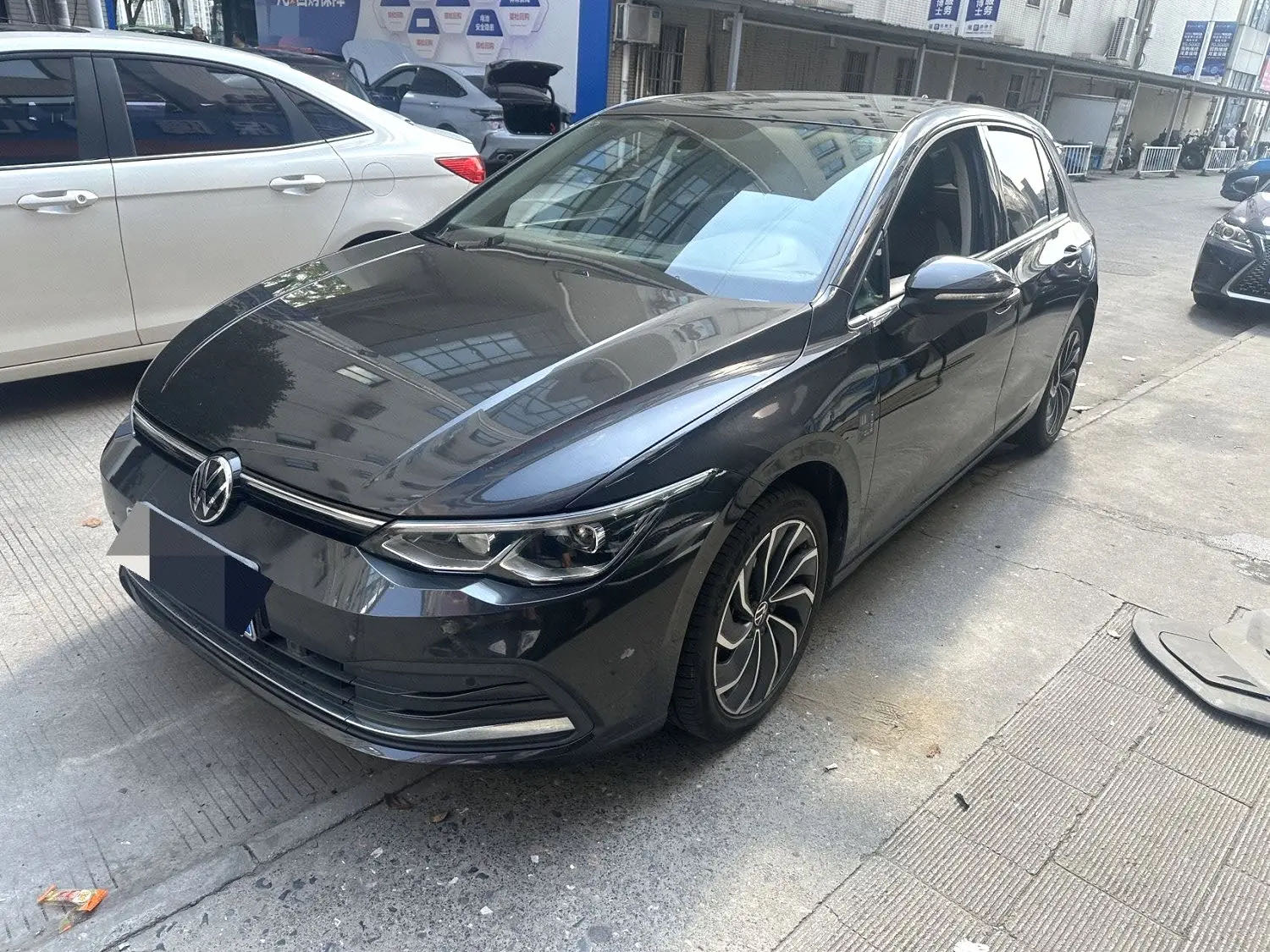 Volkswagen Golf 2022 car image 