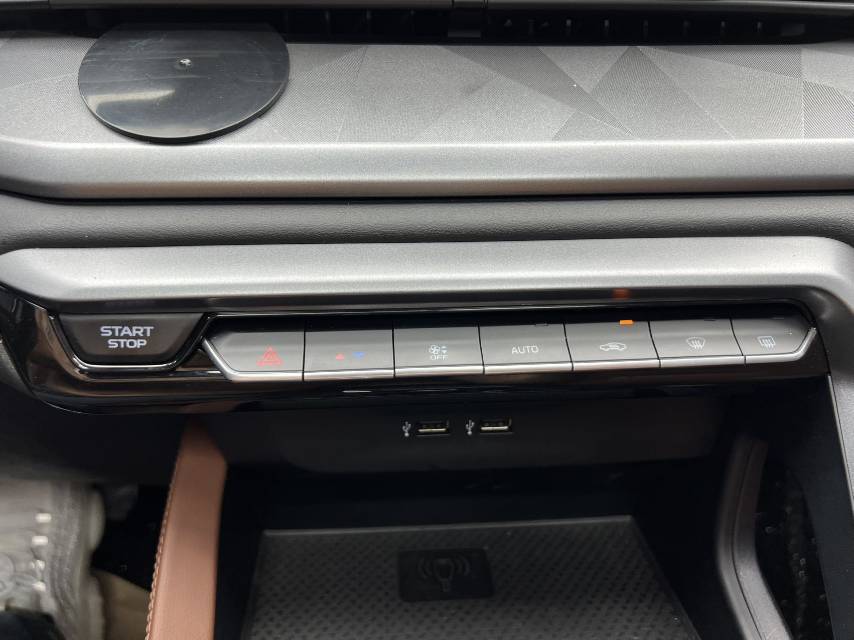 GEELY Vision X6 2022 car image #19