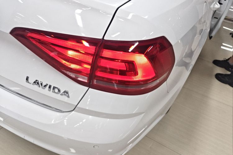 Volkswagen Lavida 2018 car image #8