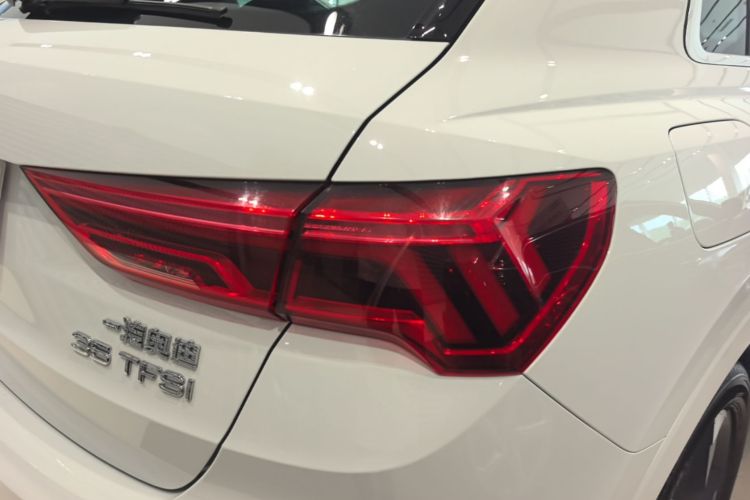 Audi Q3 2024 #8 Audi Q3 2024 car image #8