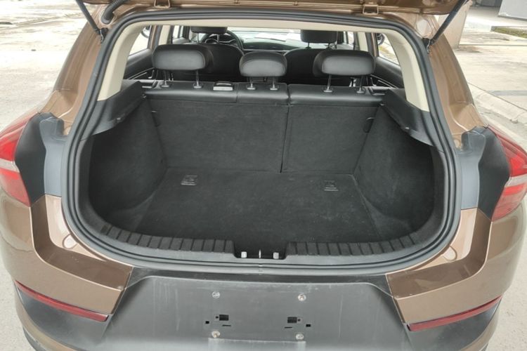 GEELY Emgrand GS 2016 car image #19