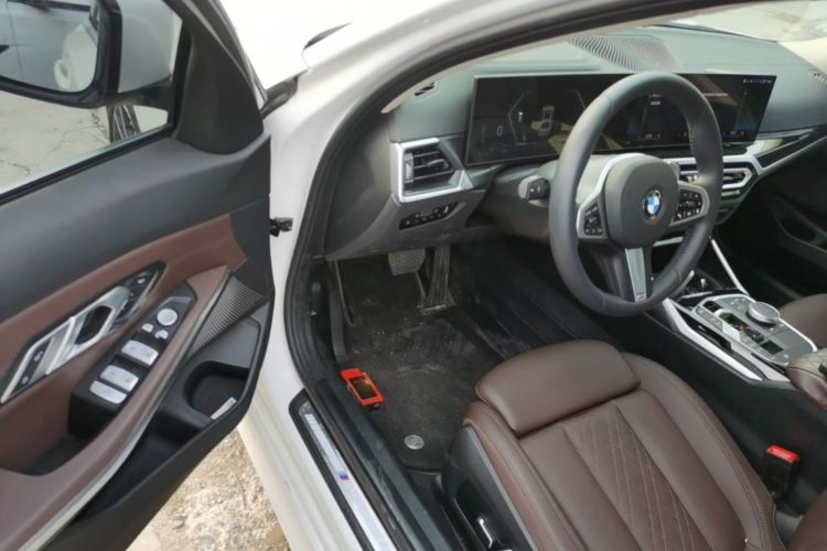 BMW 3 Series 2024 #16 BMW 3 Series 2024 car image #16