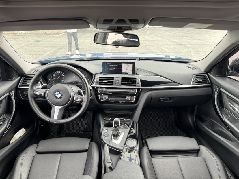 BMW 3 Series 2018 car image #7