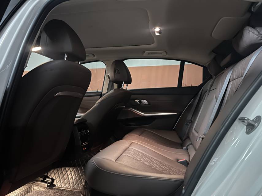 BMW 3 Series 2024 car image #6