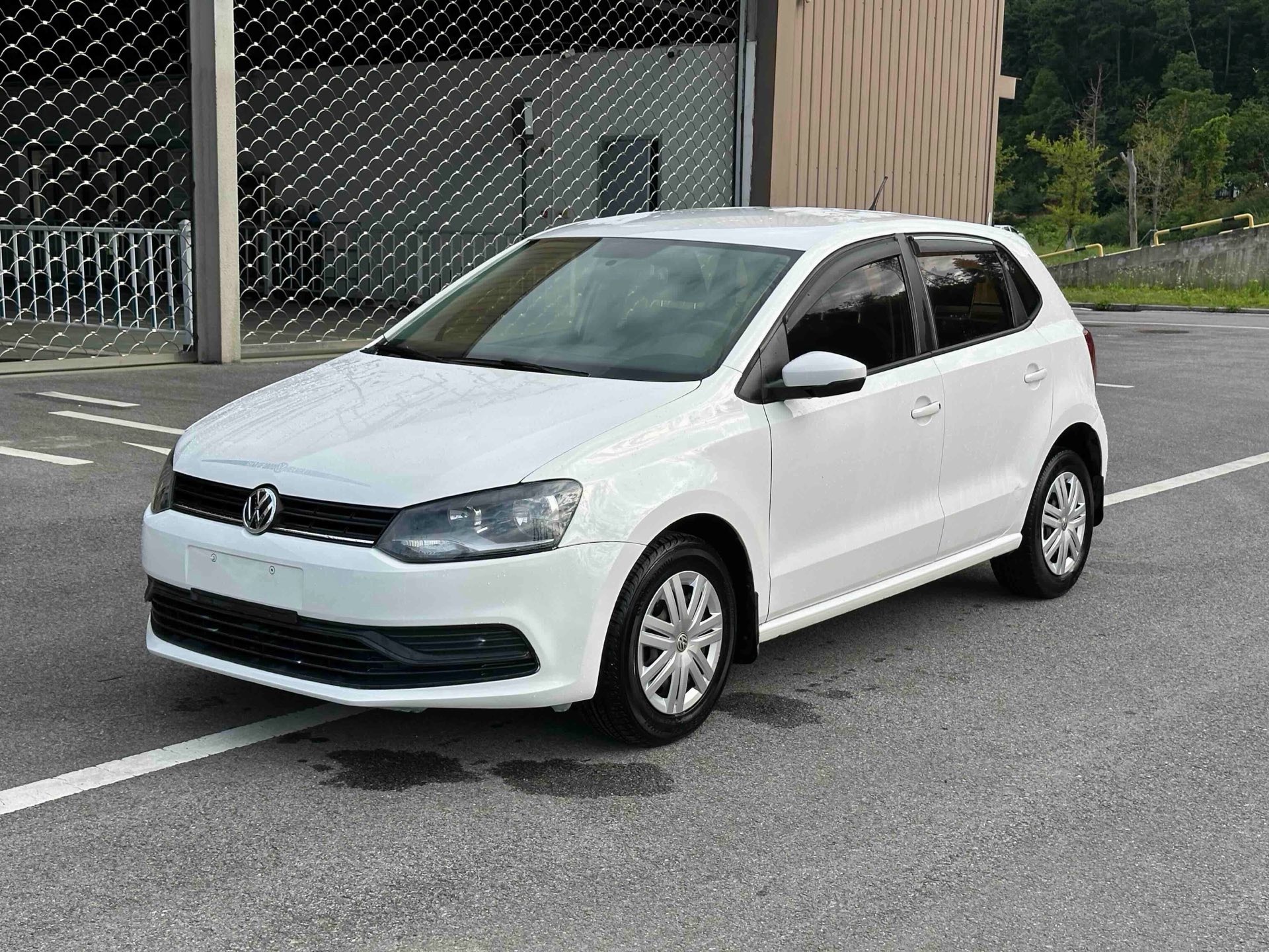 Volkswagen Polo 2016 Volkswagen Polo 2016 car image