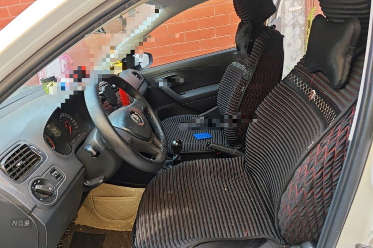 Volkswagen Polo 2015 car image #17