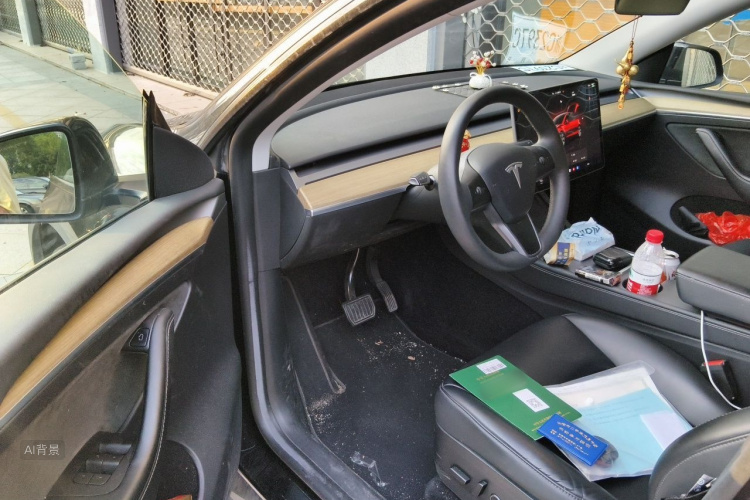 Tesla Model Y 2023 immagine di auto #18