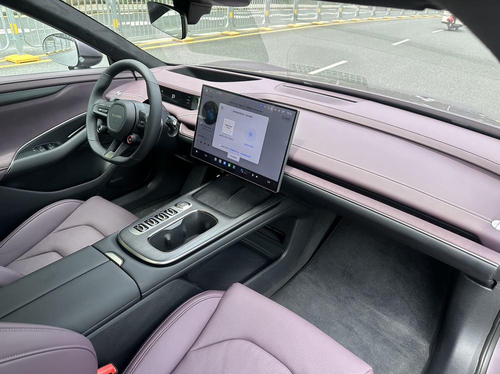 MI SU7 2025 car image #10