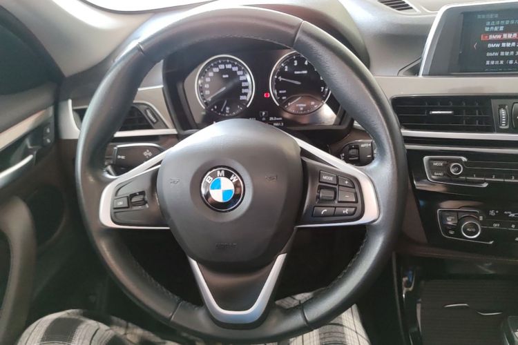 BMW X1 2019 car image #11