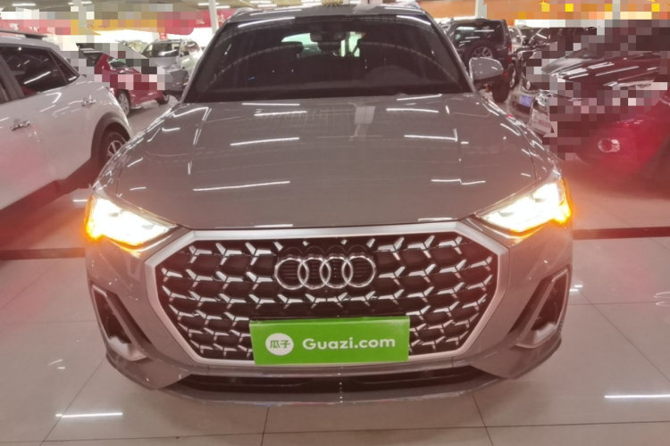 Audi Q3 2024 car image #3
