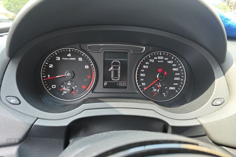 Audi Q3 2016 #13 Audi Q3 2016 car image #13
