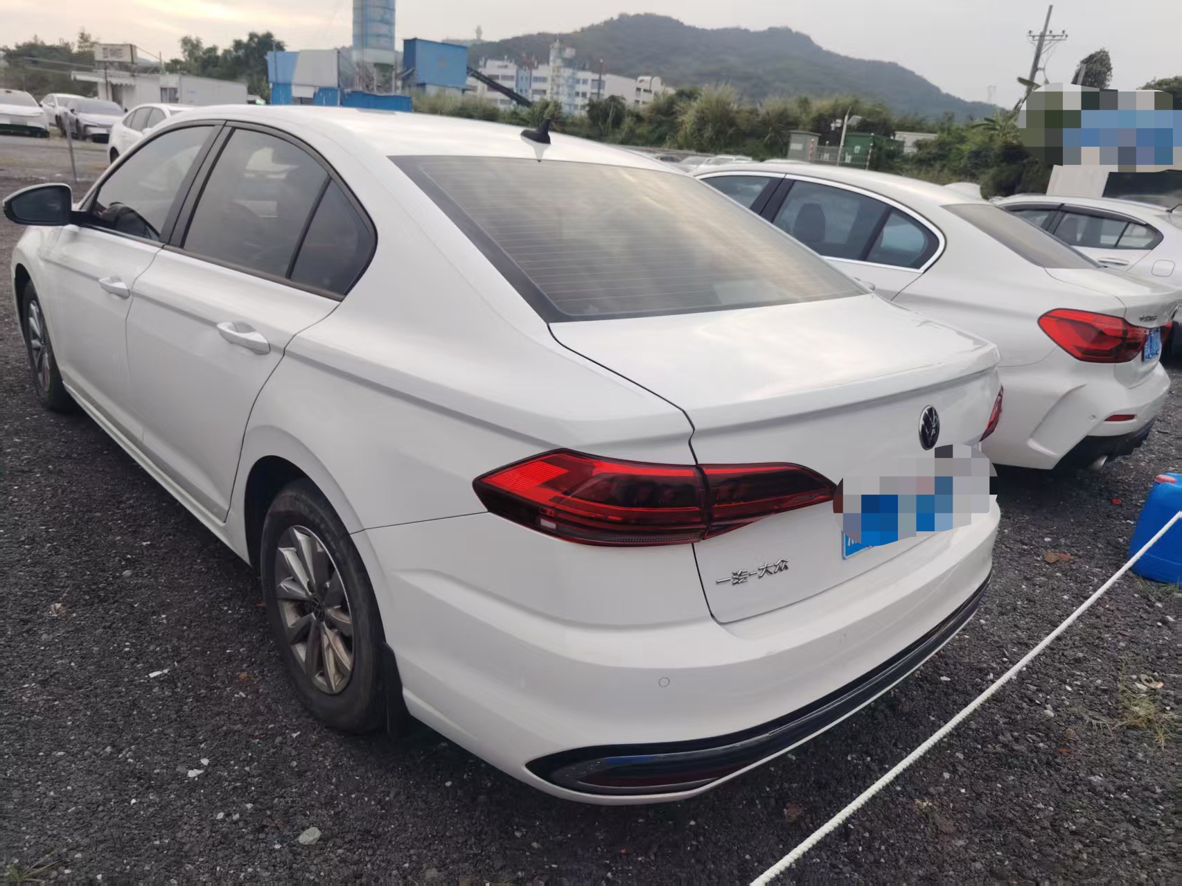 2023 car image #4