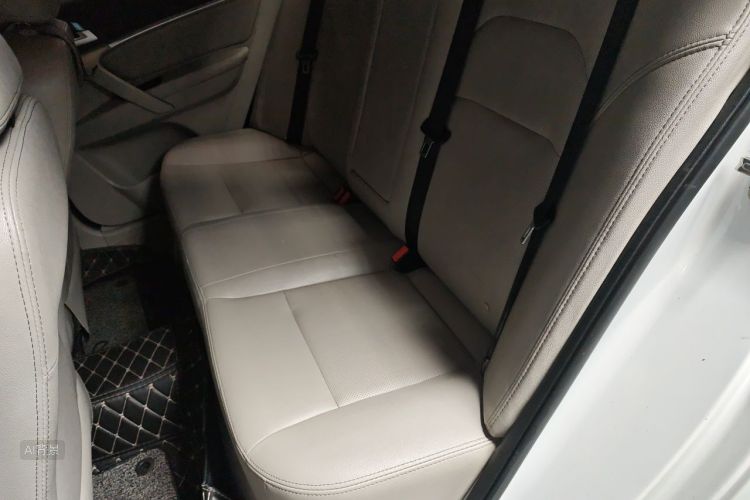GEELY Emgrand 2015 car image #19