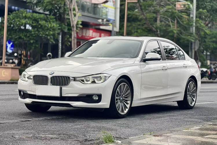 BMW 3 Series 2019 car image #5