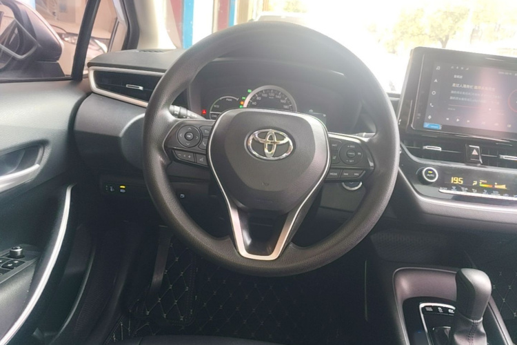 Toyota Corolla 2021 immagine di auto #27