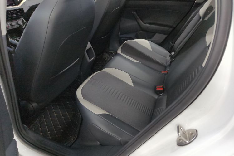 Volkswagen Polo 2022 صورة سيارة #17